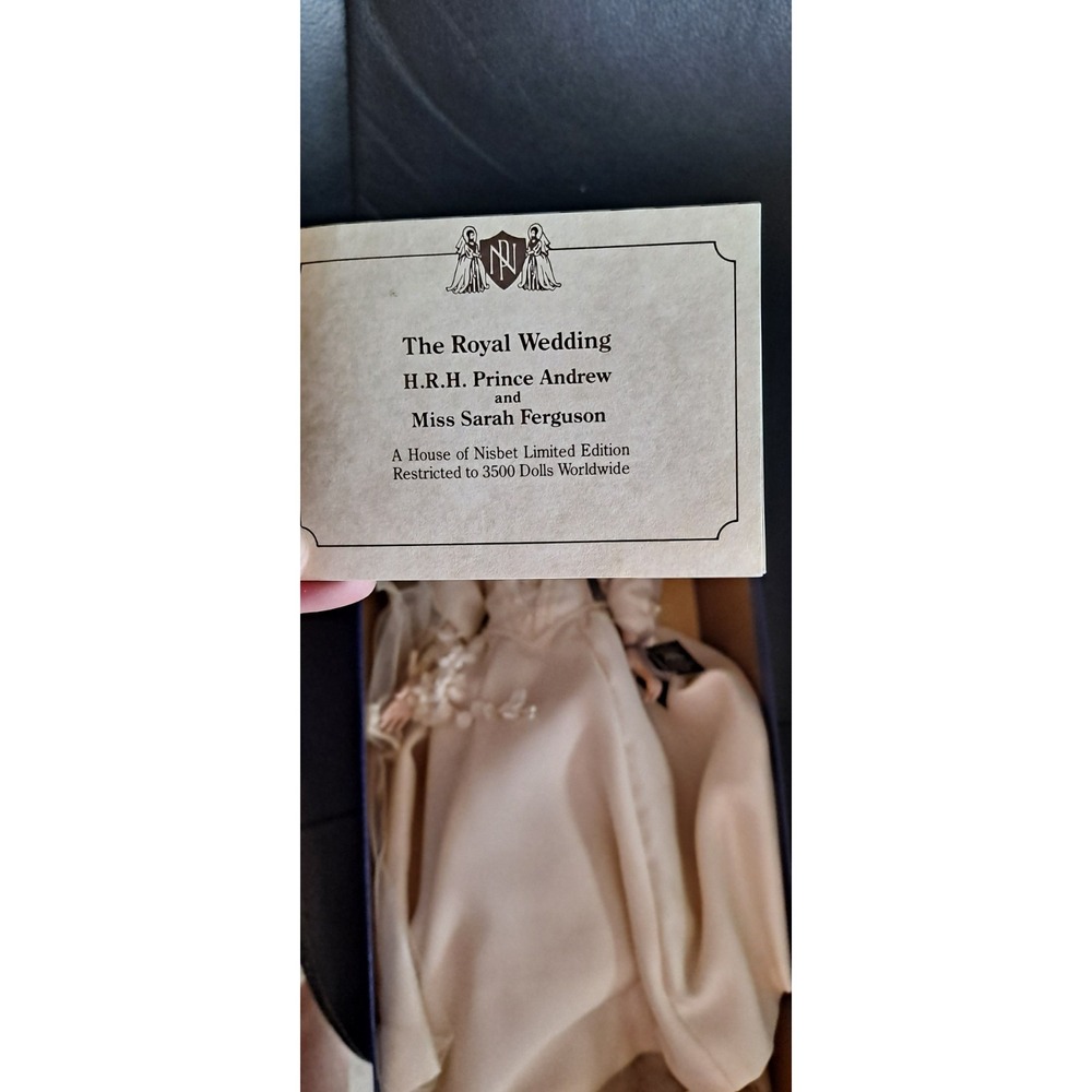 House Of Nisbet Royal Wedding Sarah Ferguson Porcelain Doll 98/3500‎ - Picture 4 of 15